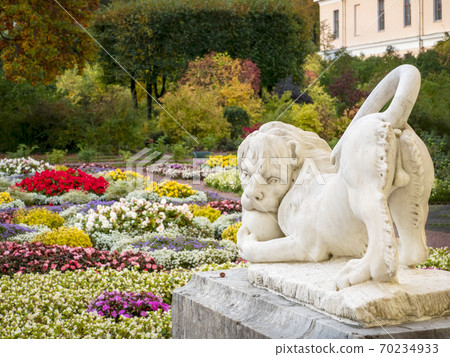 Sculpture a lion in autumn Park. Pavlovsk. Russia 70234933