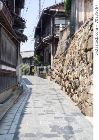 Scenery of alleys in the city of Tomonoura 70235667