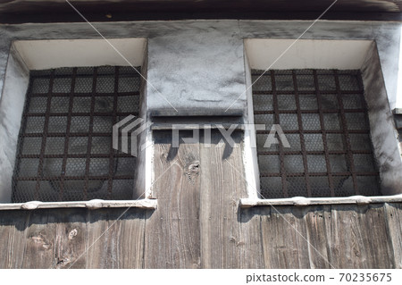 View of the window of the warehouse of the merchant house in Tomo no Tsu 70235675