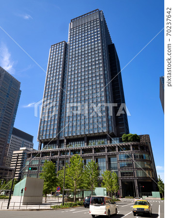 Shin-Marunouchi Building, Tokyo 70237642