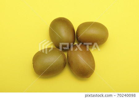 Kiwi fruit	 70240098