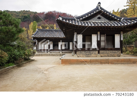參觀民俗村 參觀民俗村 70243180