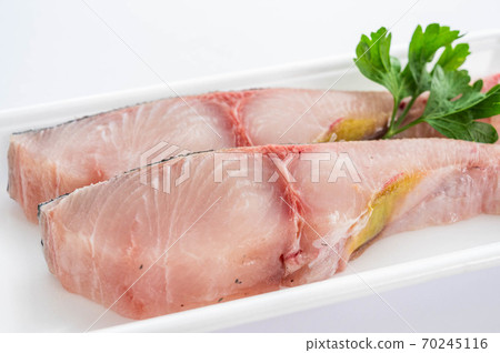 Mahi-mahi fillet Mahi-mahi fillet 70245116