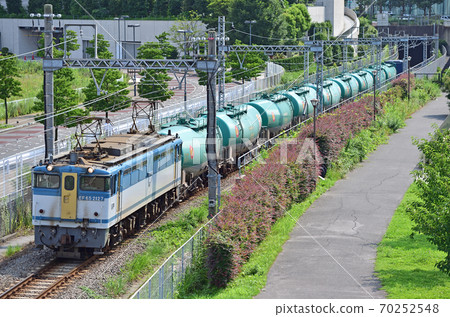 東海道本線貨物支線櫻木町東高島JR貨運EF65-2127（新鶴見） 70252548