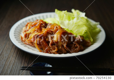 Grilled pork with ginger 70254130