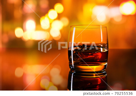 whiskey with ice 70255536
