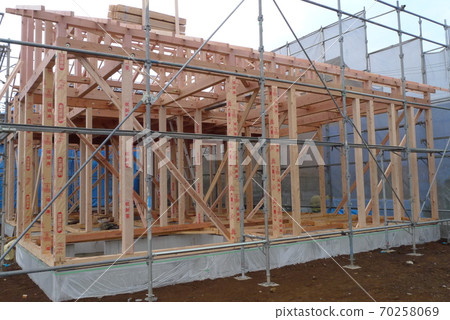 房子正在建設中 70258069