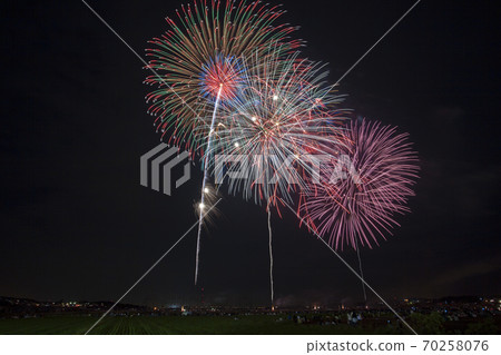 [夏季圖片]煙火素材 70258076