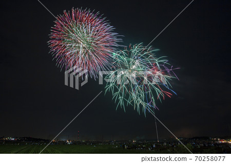 [夏季圖片]煙火素材 70258077