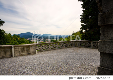 descent of the famous sight of rugia 70258686