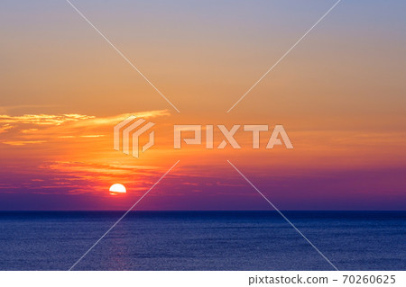 Sunset and the sea Sunset and the sea 70260625