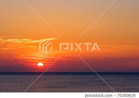 Sunset and the sea 70260626