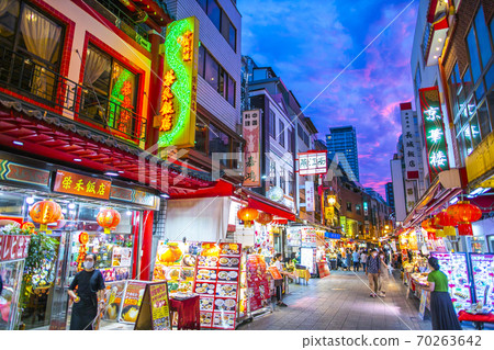 Kobe Motomachi Chinatown Nankinmachi night view neon photo 70263642