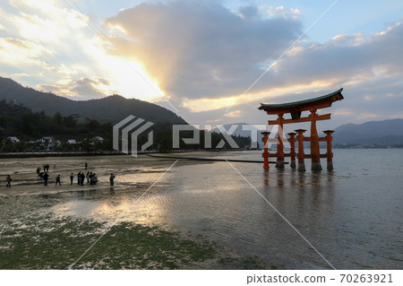 Hiroshima Prefecture Autumn Aki no Miyajima Itsukushima Shrine 70263921
