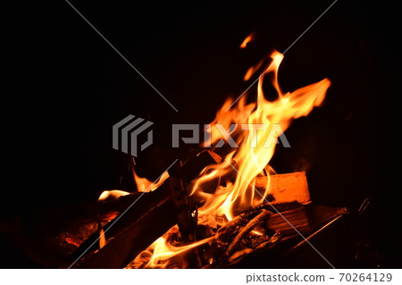 Camp flame bonfire Camp flame bonfire 70264129