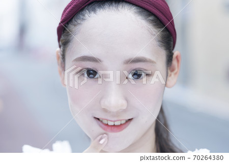 看著女人 70264380