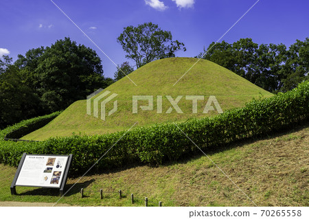 Takamatsuzuka Tomb, Asuka Village, Nara Prefecture Takamatsuzuka Tomb, Asuka Village, Nara Prefecture 70265558