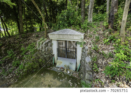 Ishimuro entrance near Takamatsuzuka Tomb, Asuka Village, Nara Prefecture 70265751