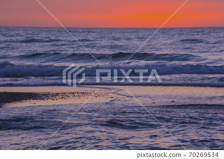 Fukiage beach at dusk 70269534