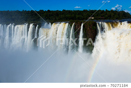 Garganta del Diablo waterfall on Iguazu River Garganta del Diablo waterfall on Iguazu River 70271184