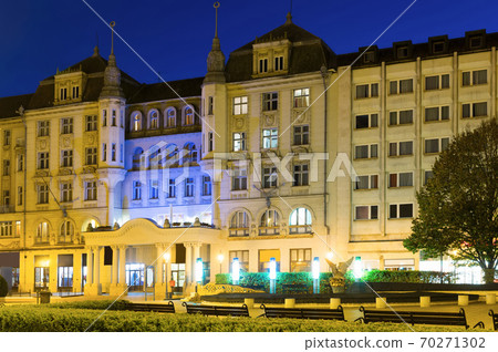 Night view of hotel in Debrecen Night view of hotel in Debrecen 70271302