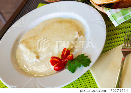 Chicken fillet with cream sauce Chicken fillet with cream sauce 70271424
