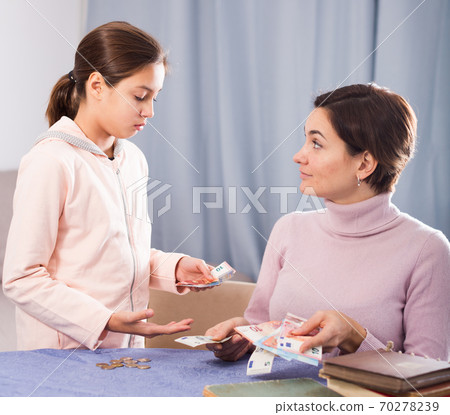 Daughter asks cash from mother Daughter asks cash from mother 70278239