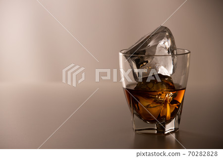 Rock whiskey 70282828