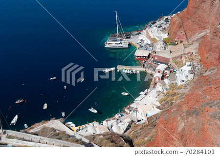 Amoudi bay, Santorini, Greece Amoudi bay, Santorini, Greece 70284101