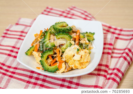 Okinawan cuisine Goya Chanpuru 70285693