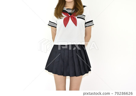 水手服的女孩 70286626