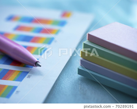企業形象,圖表,婦女 企業形象,圖表,婦女 70289191