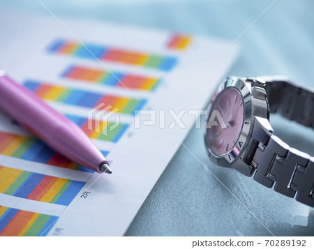 企業形象,圖表,婦女 企業形象,圖表,婦女 70289192