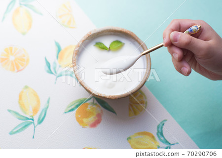 手用勺子yogurt酸奶 手用勺子yogurt酸奶 70290706