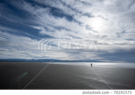 艱難的納努伊海灘 艱難的納努伊海灘 70291573