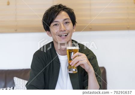 Image of online drinking party for men with beer glass 70291637