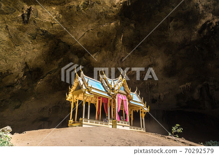 Royal pavilion in Phraya Nakorn cave 70292579