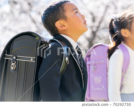 Elementary school entrance ceremony Elementary school entrance ceremony 70292730