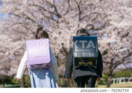 小學入學 70292734
