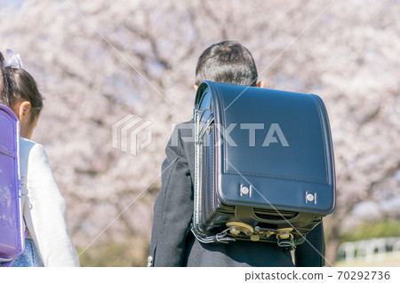 小學入學 70292736