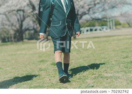 new first grader, elementary student, primary school child 70292742