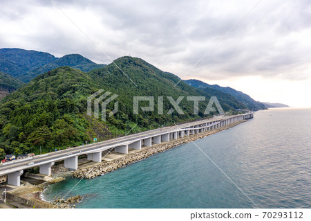 北陸高速公路和8號國道（新潟縣I豐川市） 70293112