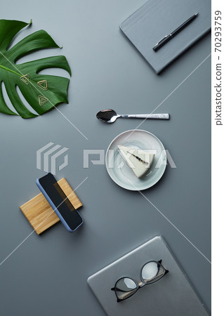 Minimal Grey Composition 70293759