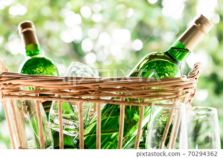 Enjoy wine in the clear air in autumn (Niagara Wine) 70294362