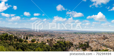 Panoramic view of Granada 70294494