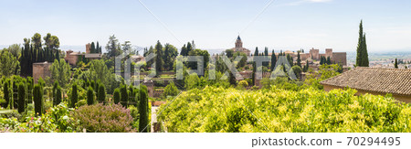 Panoramic view of Granada 70294495