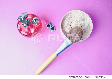 Beauty box, crumbly matte mineral powder Beauty box, crumbly matte mineral powder 70295766