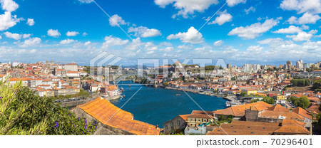 Dom Luis Bridge in Porto Dom Luis Bridge in Porto 70296401