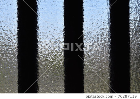 Ground glass 70297119