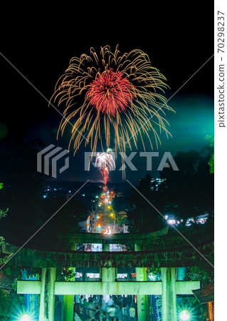 宮城神社,光明之路上的煙花 宮城神社,光明之路上的煙花 70298237